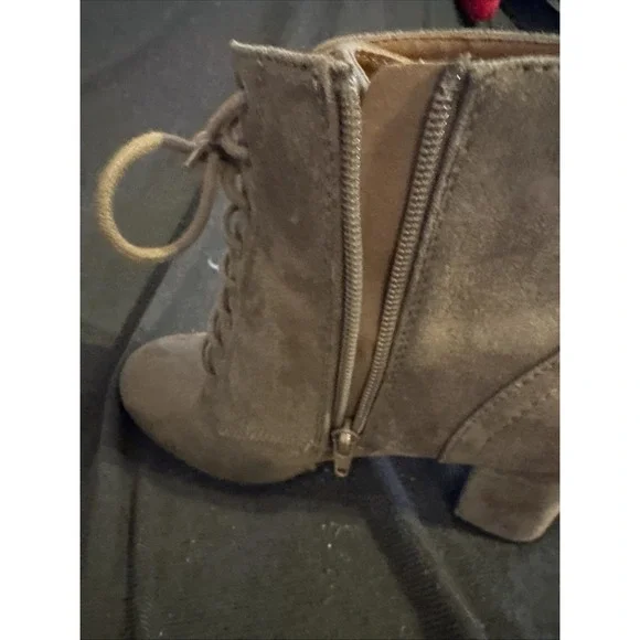 Women's Lace Up Block Heel Bootie Boots Taupe Size 7.5 - Picture 6 of 6